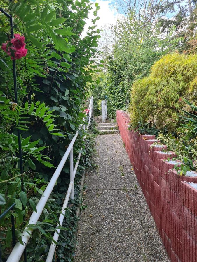 Cozy Room With A Beautiful Garden View バウナタール エクステリア 写真
